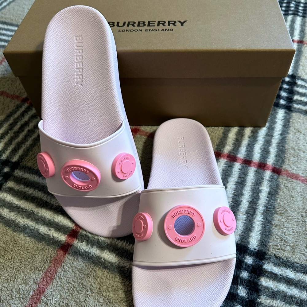 Brand New Pink Burberry Sandals - Picture 2 of 4